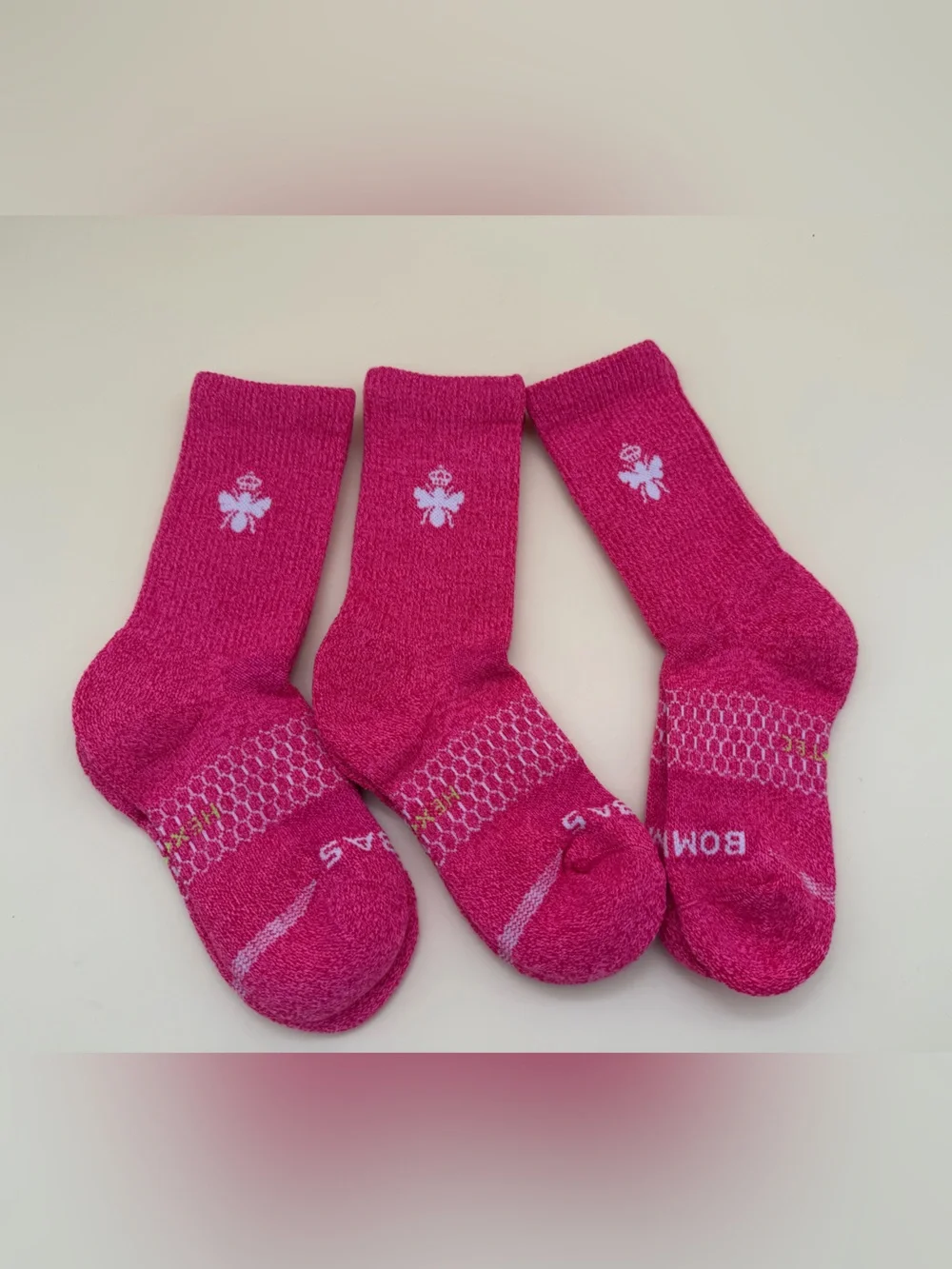 Bombas Pink Hex tech Performance Crew Socks Size Small 3 pairs New without tags